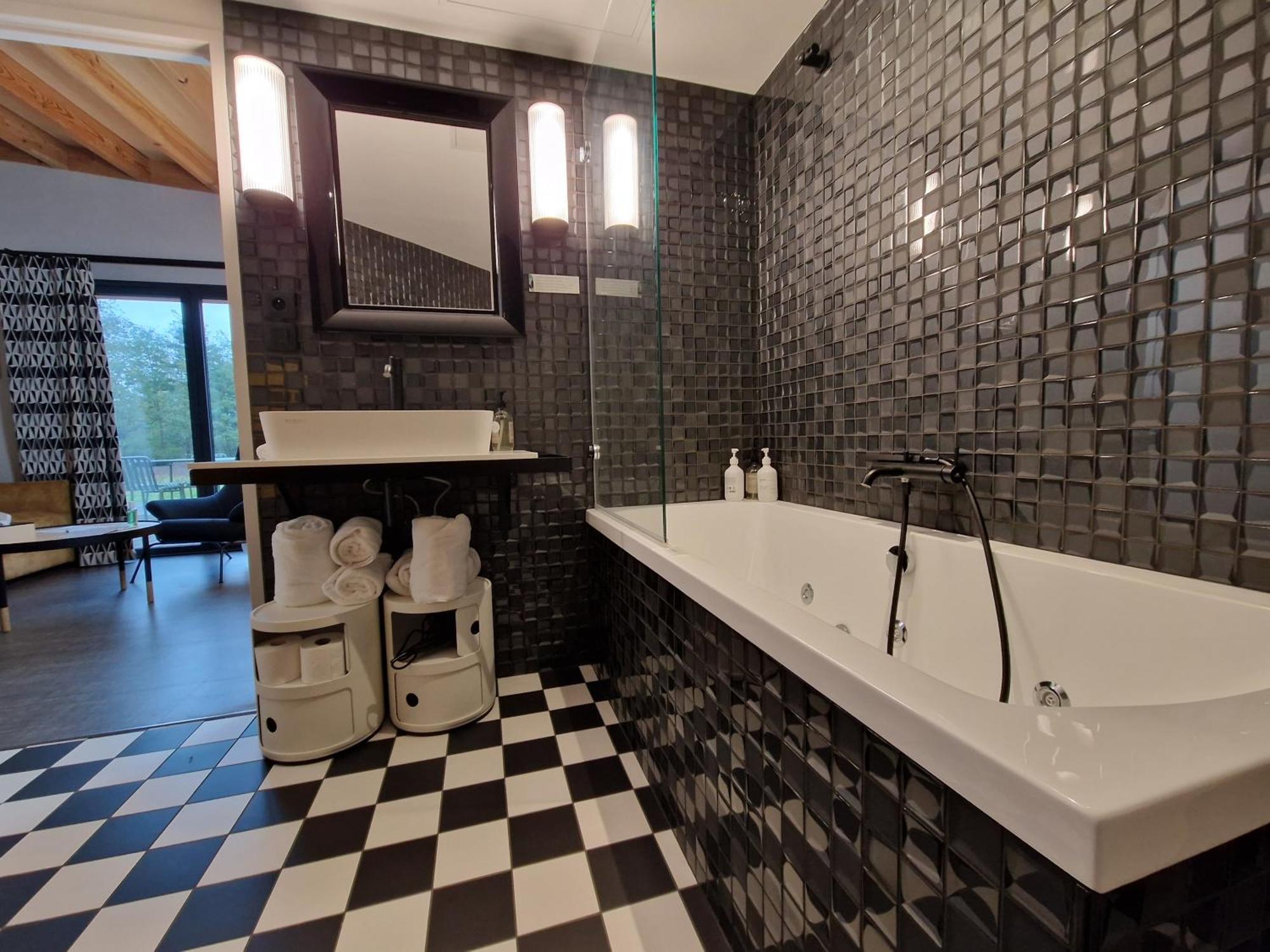 Domaine De L'Epau Eco-Resort Yvré-lʼÉvêque Eksteriør billede